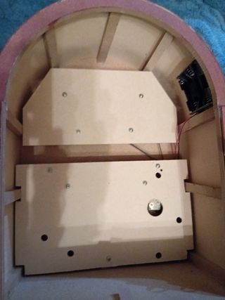 M* RADIO  A PILAS ANTIGUA.CAJA