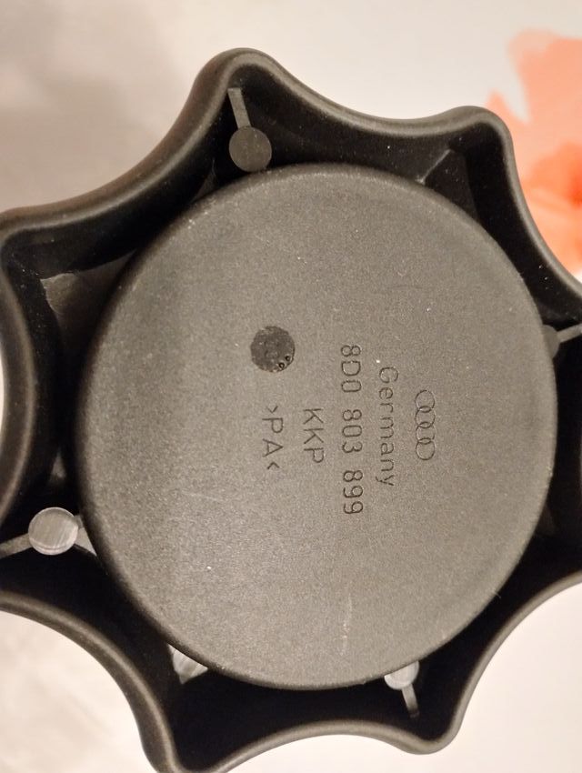 Audi - Volkswagen BOLT 8D0 803 899 Originale