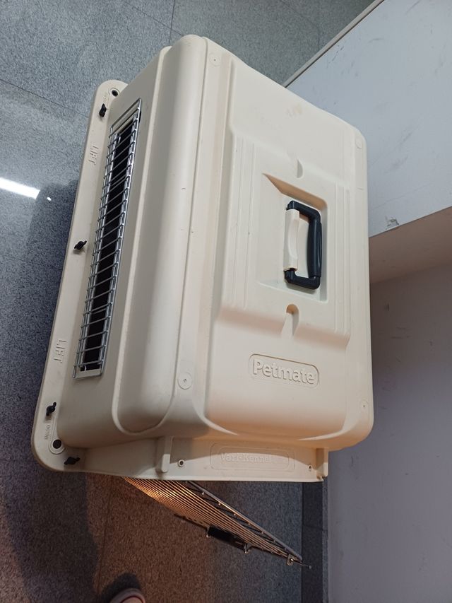 Transportin perro mediano.