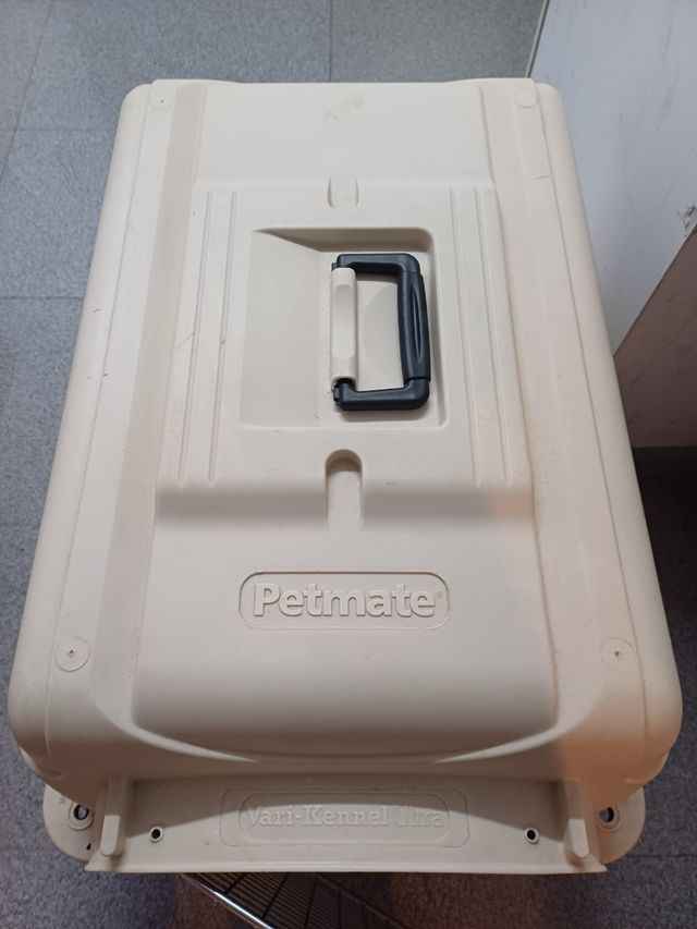 Transportin perro mediano.