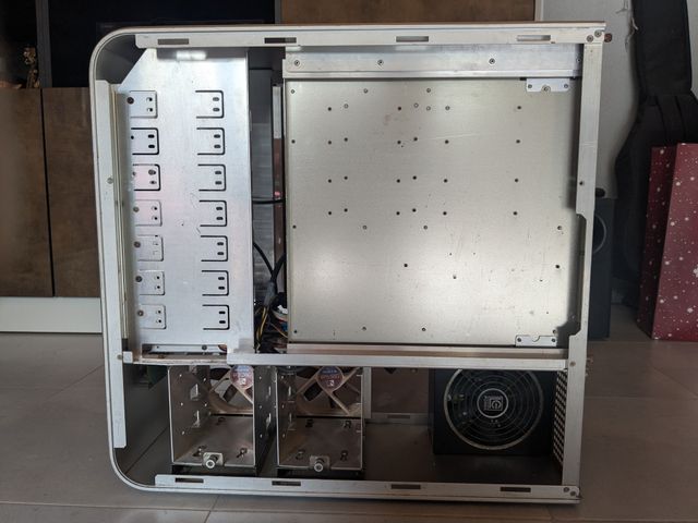 Caja ATX PC SilverStone con fuente de alimentación