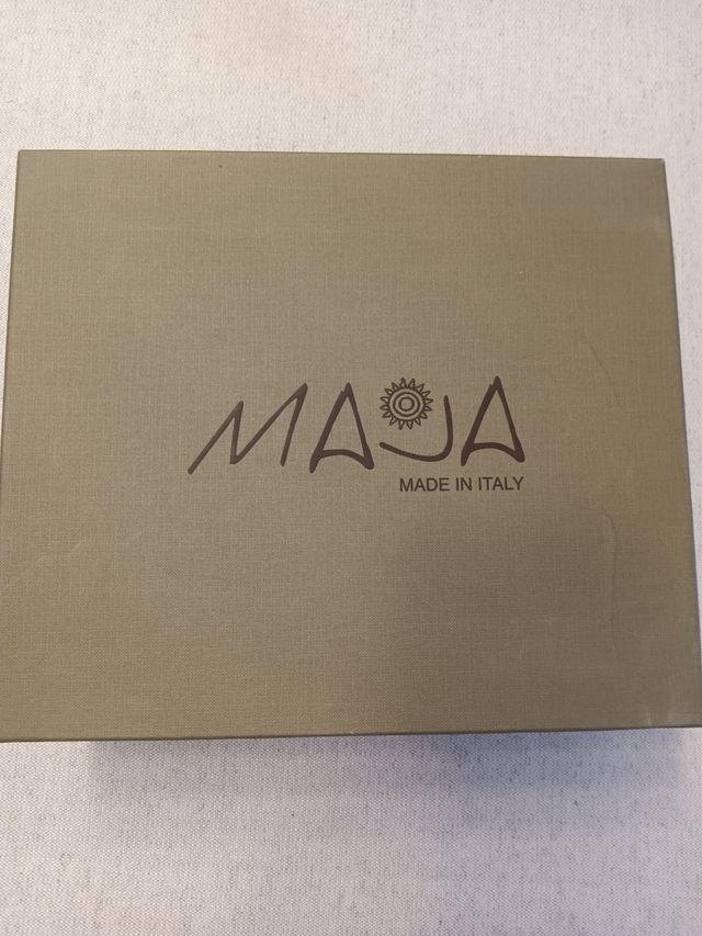 Botines negros con cremallera