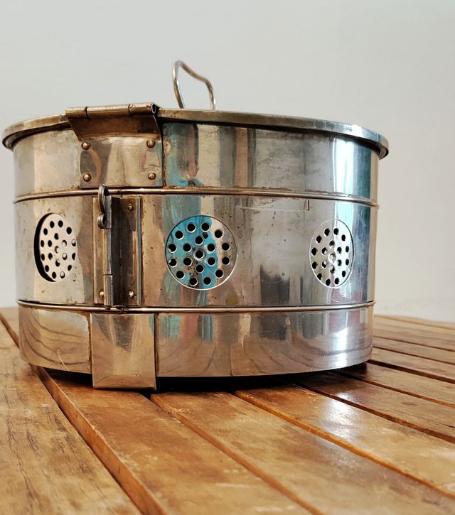 Antigua caja esterilizadora años 50