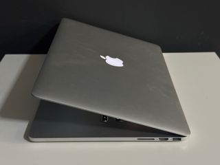 MacBook Pro 15 RETINA / i7 / 16GB / 1TB SEQUOIA