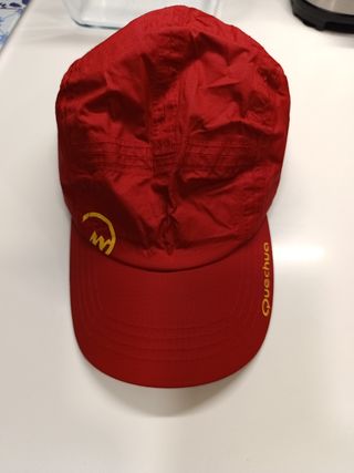Gorra impermeable con orejeras