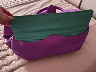 Bolsa de viaje marca Marks Spencer. 