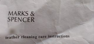 Bolsa de viaje marca Marks Spencer. 