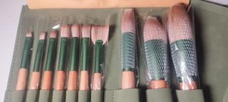 Juego brochas y estuche