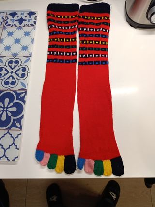 Calcetines altos con dedos separados