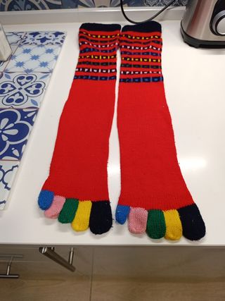 Calcetines altos con dedos separados