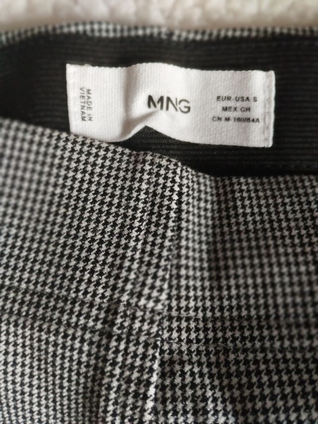 Pantalones símil pata de gallo