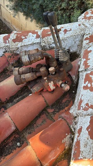 Distribuidor hidraulico 4 vias