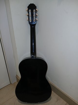 Guitarra infantil negra