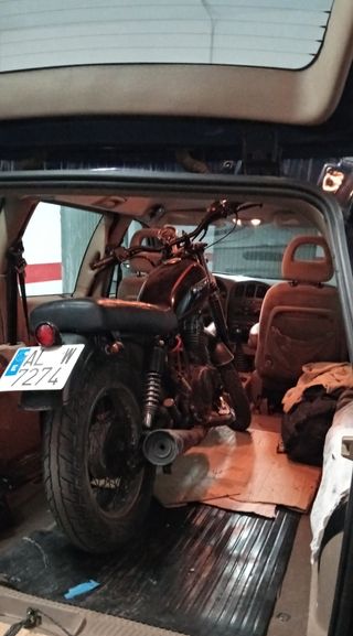 Suzuki GN250 estilo caferacer