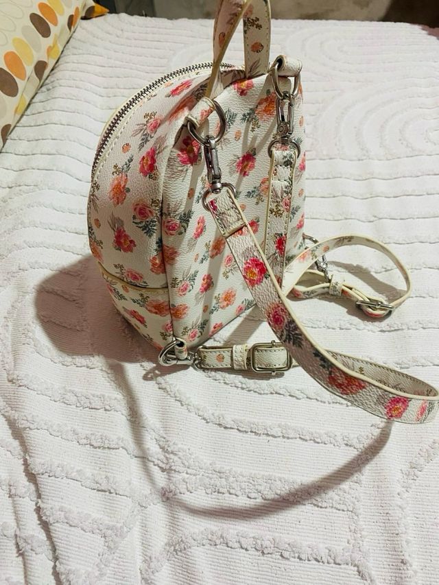 Mochila mini flores
