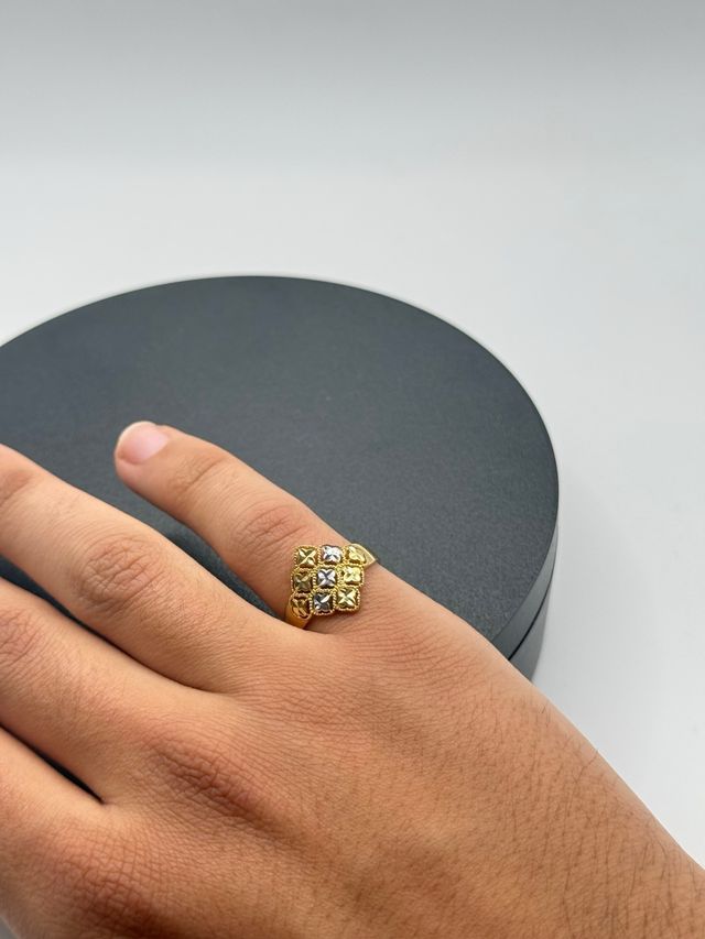 Ref1.210 anillo de oro de 18 kilates