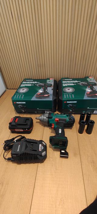 Atornilladora de impacto recargable - coche 20V