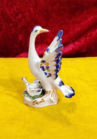 Escultura Madre Pájaro con crías