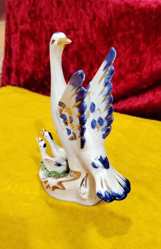 Escultura Madre Pájaro con crías