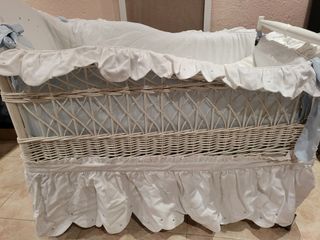 cuna pequeña, moisés, colecho