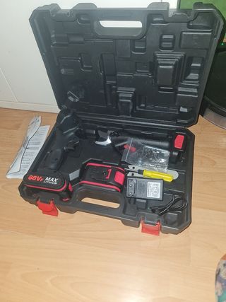 Motosierra y tijera electrica de bateria