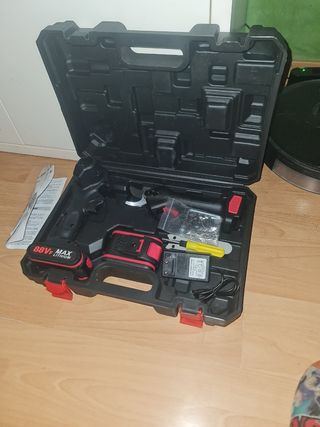 Motosierra y tijera electrica de bateria