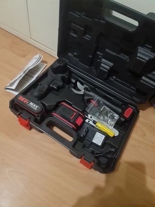 Motosierra y tijera electrica de bateria