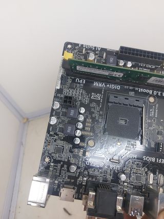 PLACA BASE DE ORDENADOR 