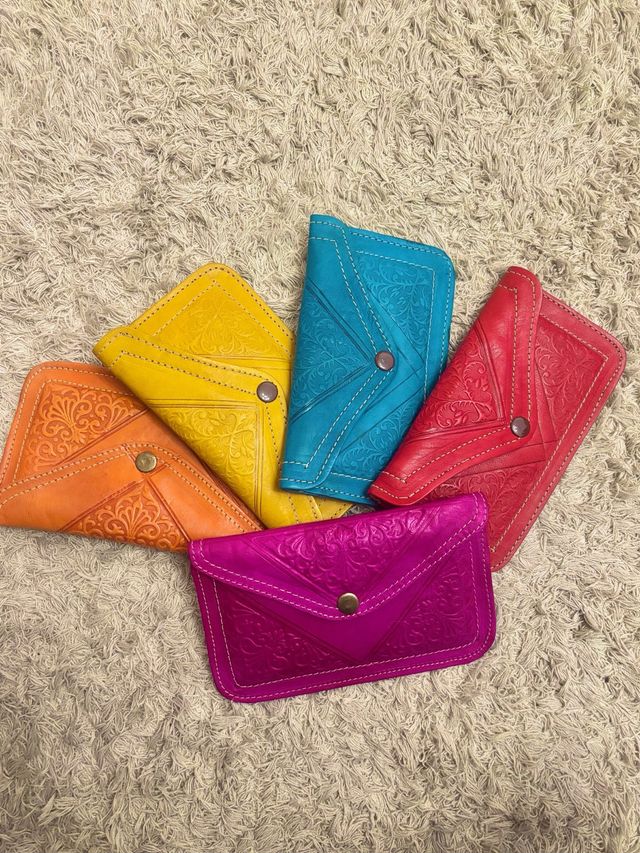 Cartera de piel . Se venden sueltas Cada 1 und 7€