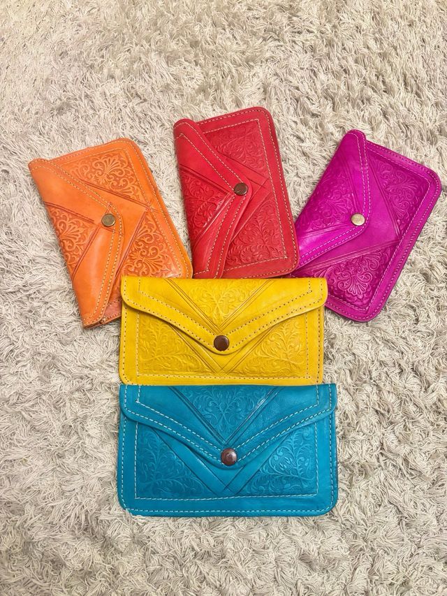 Cartera de piel . Se venden sueltas Cada 1 und 7€