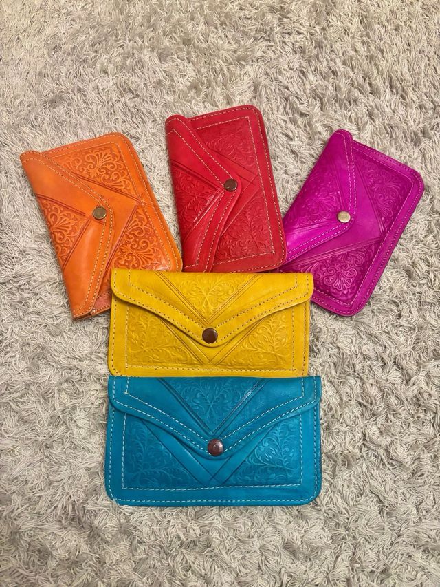 Cartera de piel . Se venden sueltas Cada 1 und 7€