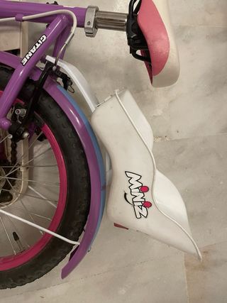 Bicicleta infantil 16” morada/blanca (4–6 años)