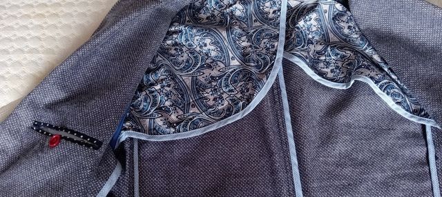 Chaqueta azul con coderas