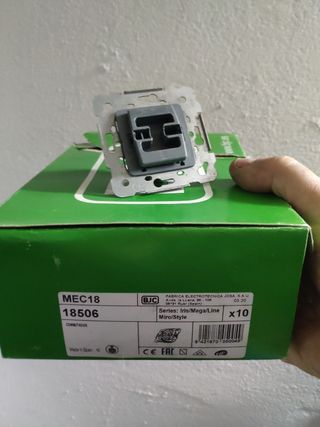 Interruptor conmutado  Siemens BJC 18506.
