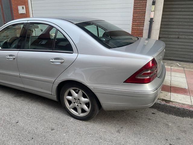 Mercedes-Benz Clase C 2004