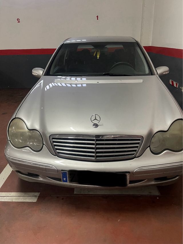Mercedes-Benz Clase C 2004