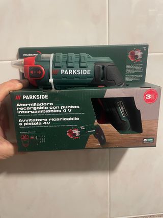 Atornilladora recargable con puntas parkside