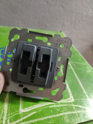 Doble interruptor unipolar Siemens BJC  18509.