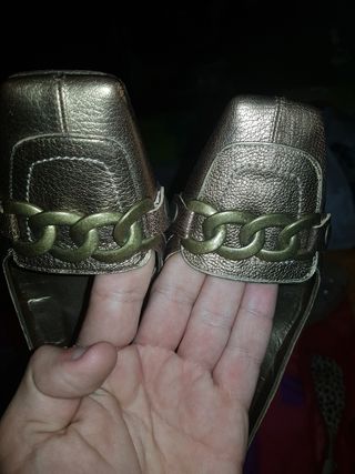 Zapatos dorados talla 41 pura lopez