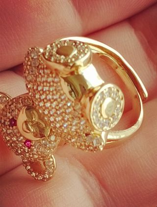 Anillo laminado en oro de 18k