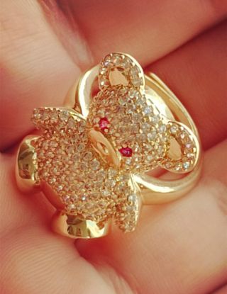 Anillo laminado en oro de 18k