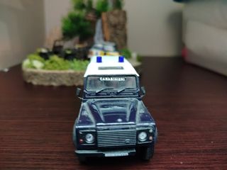 Defender Carabinieri passo lungo