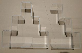 Espositori in plexiglass a 3 gradini 