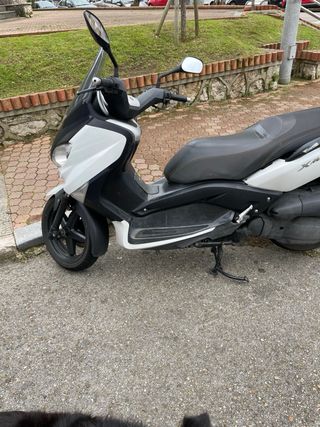 Yamaha x max 125