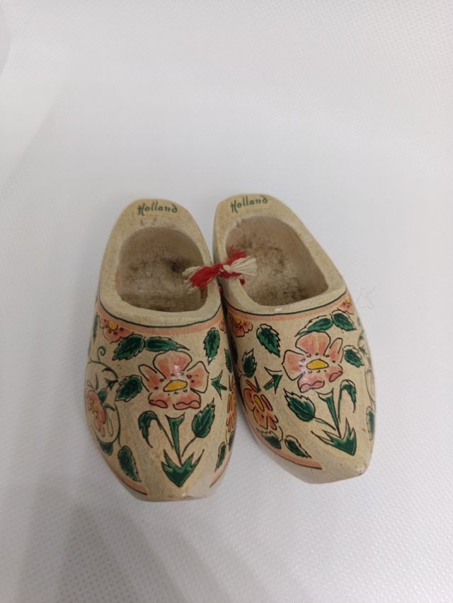 Antiguo Alfiletero de zueco holandés