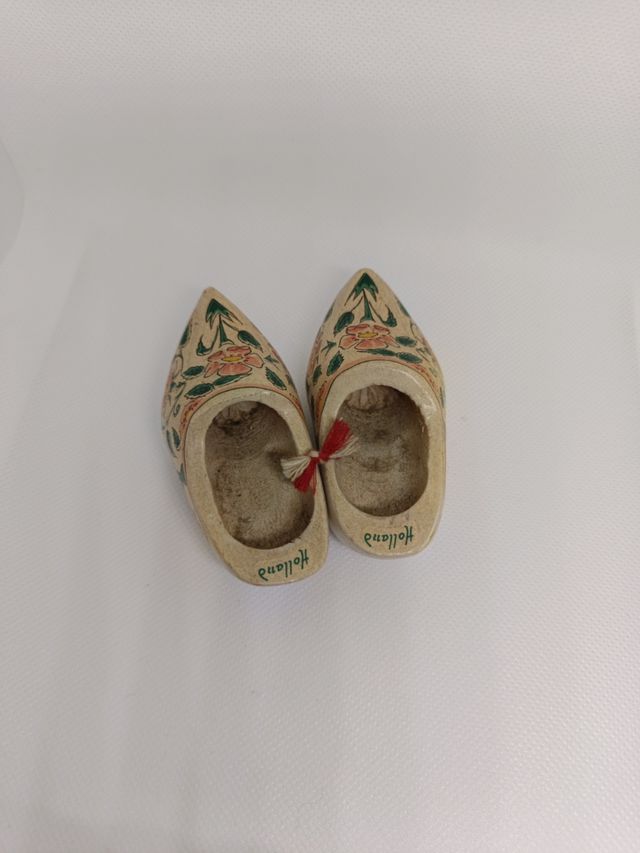 Antiguo Alfiletero de zueco holandés