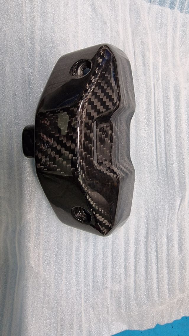 Cubre instrumentos carbono Streetfighter V4