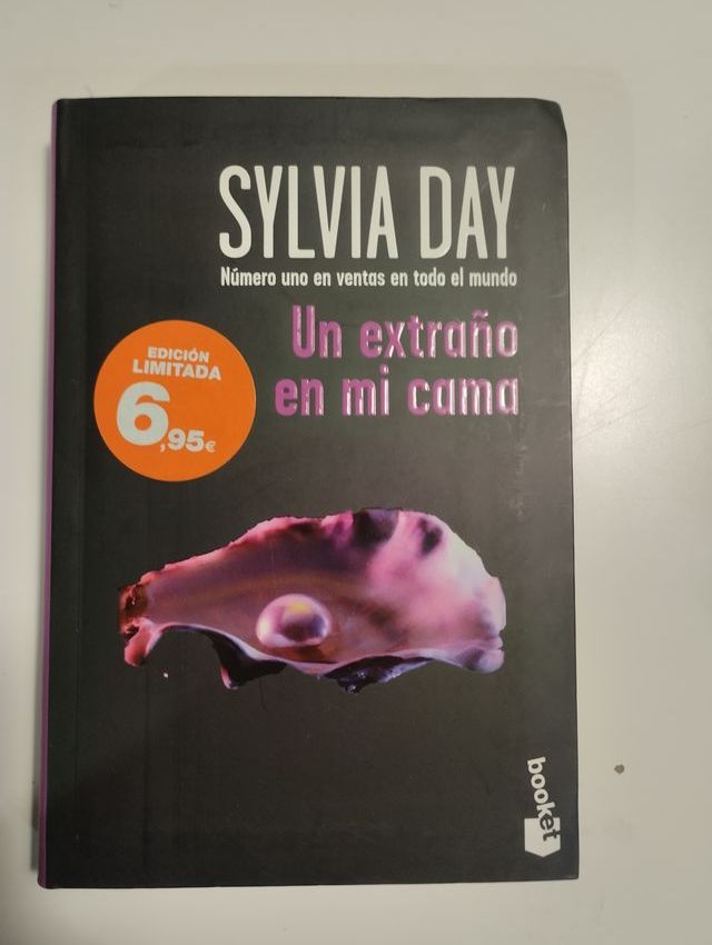 Libro Un extraño en mi cama Sylvia Day