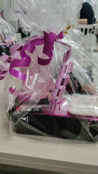 Oportunidad vendo cesta de  Regalo.