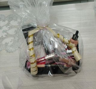 Oportunidad vendo cesta de  Regalo.